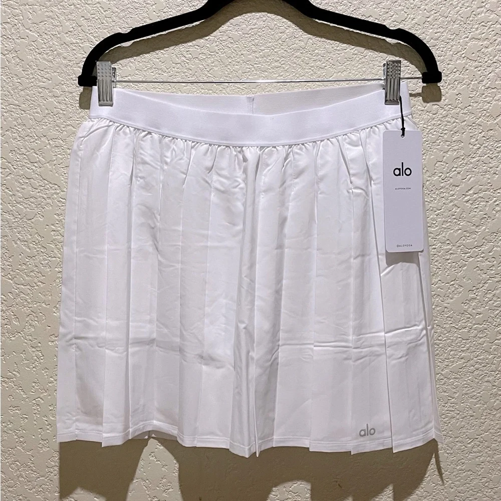 NWT Alo Yoga Varsity Tennis Skirt in White Shorts Underneath Size L